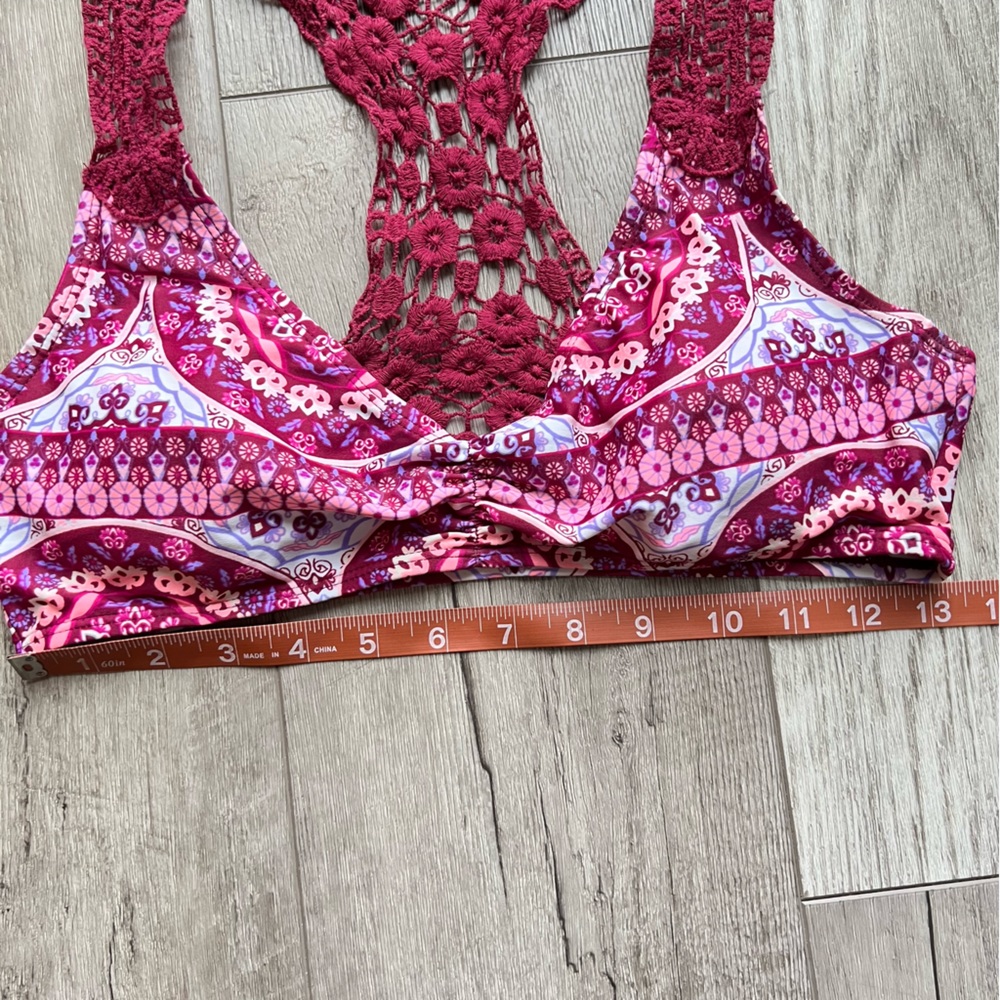 ✨HP✨ SO Medallion Crochet Racerback Bralette Bikini Top | Size Medium - Picture 12 of 16